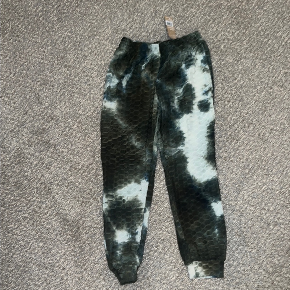 BKE youth joggers. Small